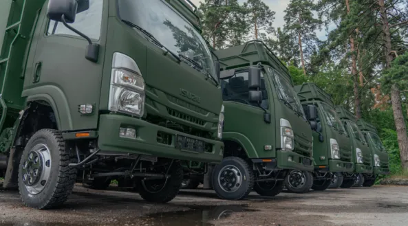 Нам тут жити. Екосистема спільних благодійних ініціатив Київстар та Повернись живим. Передали військовим пікапи, техніку та обладнання